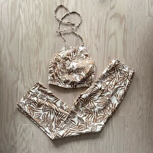 House of Harlow Leaf Print Linen Set